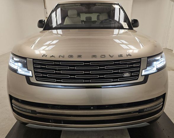 Used 2022 Land Rover Range Rover Long Wheelbase SE AWD/4WD image 3