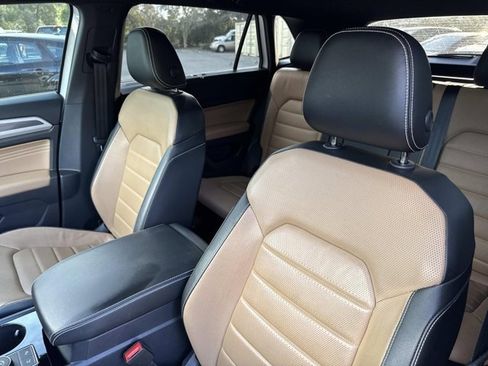 Used 2023 Volkswagen Atlas Cross Sport SEL Premium R-Line image 11