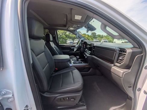 Used 2024 GMC Sierra 1500 SLT w/ SLT Premium Plus Package AWD/4WD image 35
