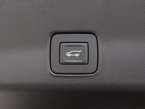 Used 2025 Chevrolet TrailBlazer RS w/ Convenience Package image 24