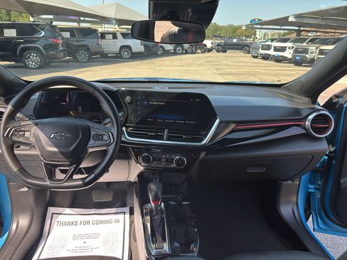 Certified 2025 Chevrolet Trax RS w/ Driver Confidence Package FWD image 21