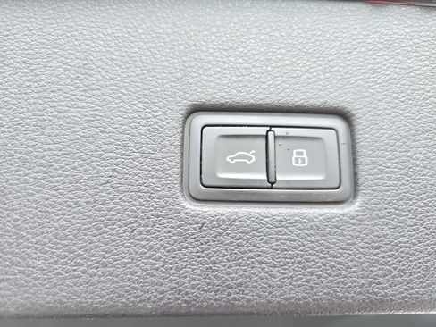 Used 2019 Audi Q8 Prestige AWD/4WD image 13