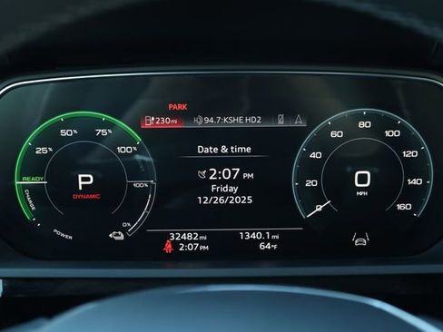 Used 2024 Audi Q8 e-tron Premium Plus w/ Premium Plus Package image 16