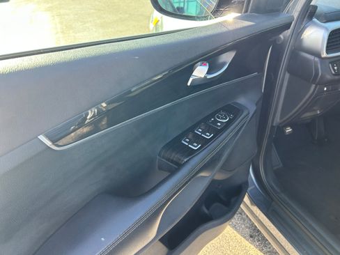 Used 2020 Kia Sorento AWD V6 image 7