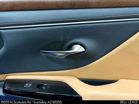 Used 2025 Lexus ES 300h w/ Premium Package FWD image 26