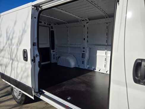 New 2025 RAM ProMaster 2500 FWD image 23