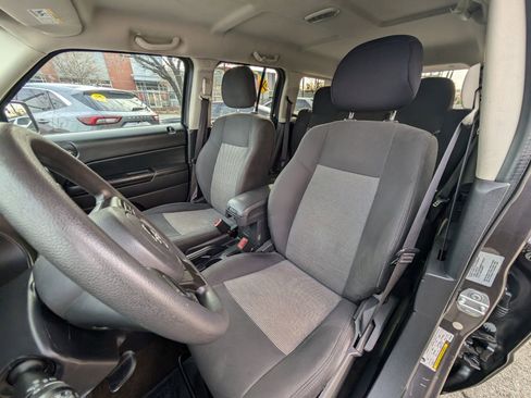 Used 2017 Jeep Patriot Sport w/ Power Value Group image 16