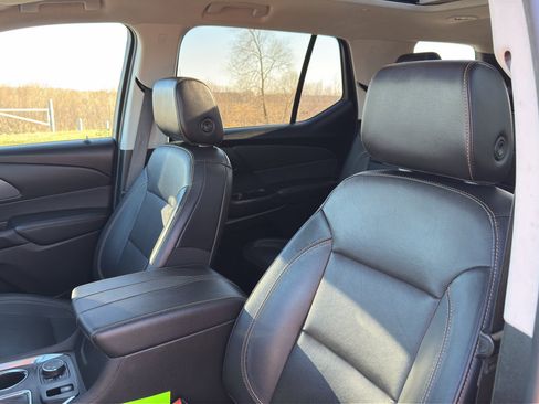 Used 2021 Chevrolet Traverse Premier w/ Redline Edition AWD/4WD image 18