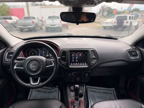 Used 2019 Jeep Compass Trailhawk AWD/4WD image 17