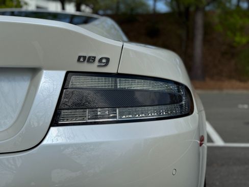 Used 2015 Aston Martin DB9 Coupe image 26