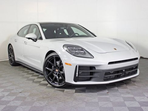 Used 2025 Porsche Panamera 4 image 9