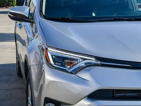 Used 2017 Toyota RAV4 Limited image 4