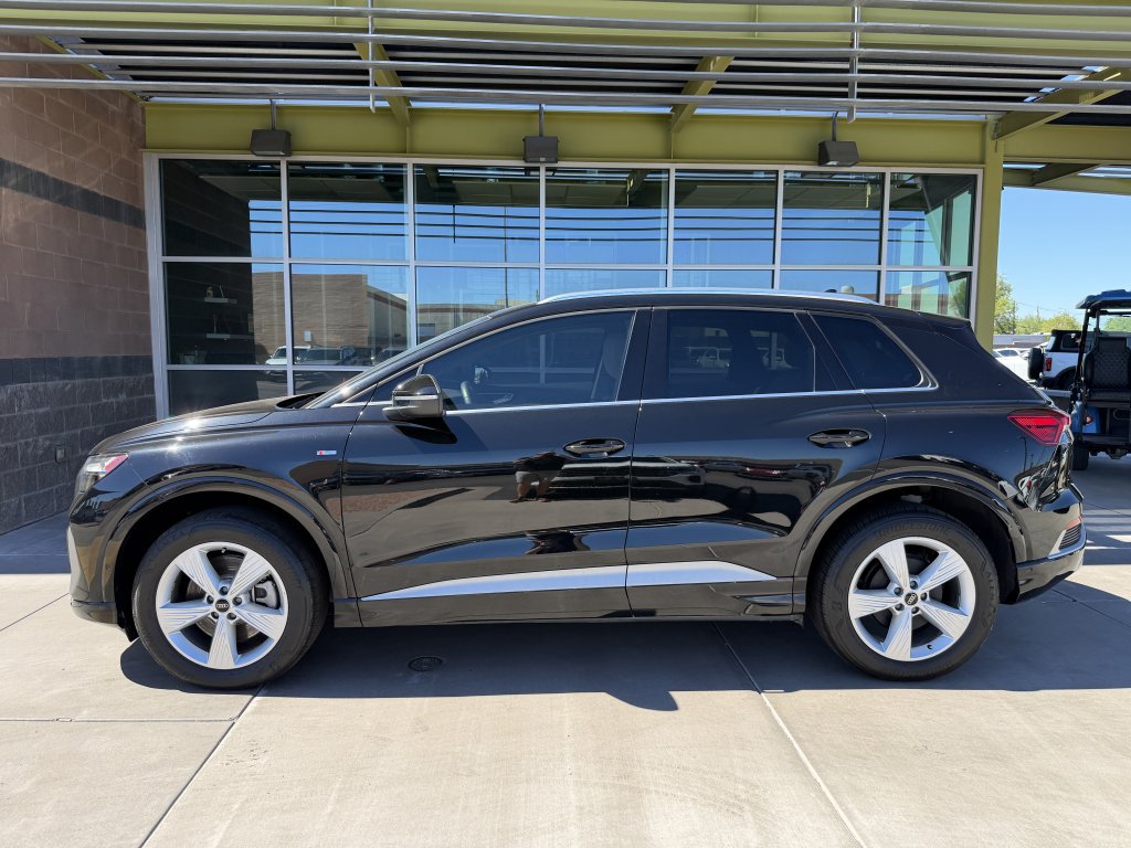 Used 2024 Audi Q4 e-tron Premium Plus w/ Premium Plus AWD/4WD image 7
