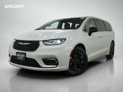 Used 2024 Chrysler Pacifica Limited