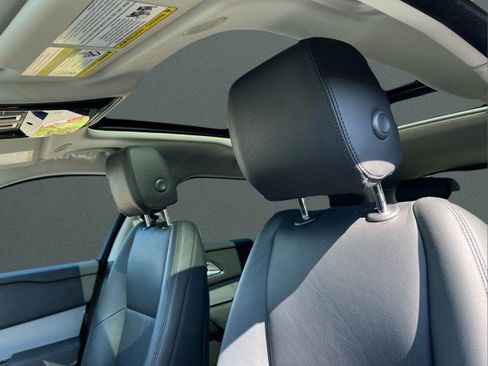 Used 2024 Land Rover Range Rover Velar S image 15