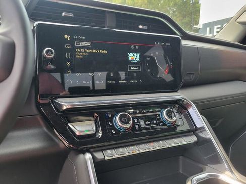 Used 2025 GMC Sierra 2500 Denali w/ Denali Reserve Package image 14