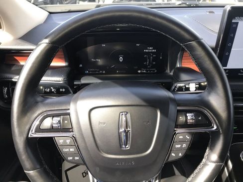 Used 2022 Lincoln Nautilus Reserve AWD/4WD image 14