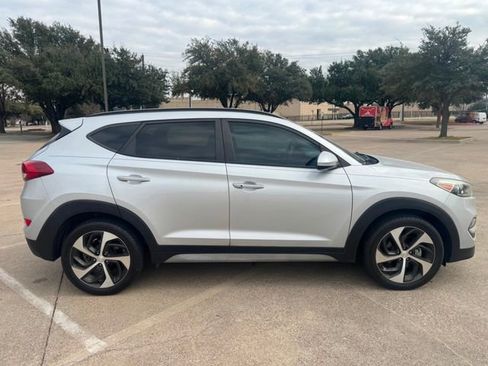 Used 2018 Hyundai Tucson Value w/ Cargo Package image 5
