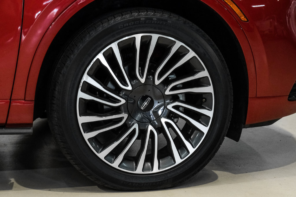 Used 2022 Lincoln Corsair AWD w/ Premium Package image 60
