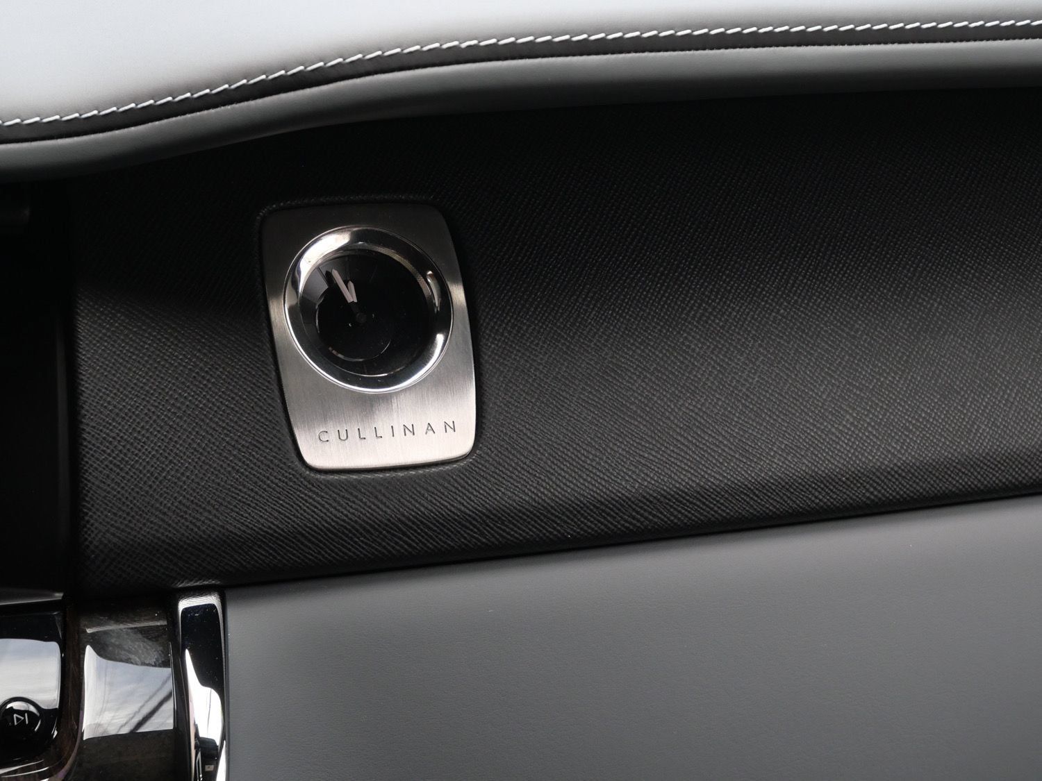 Certified 2024 Rolls-Royce Cullinan w/ Cullinan Package AWD/4WD image 14