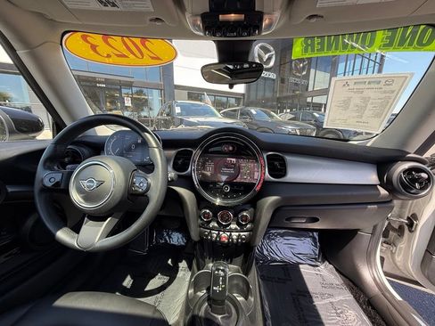 Used 2023 MINI Cooper 2-Door Hardtop FWD image 18