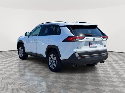 Used 2025 Toyota RAV4 XLE AWD/4WD image 5
