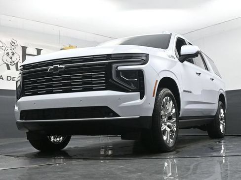 New 2026 Chevrolet Suburban High Country AWD/4WD image 4