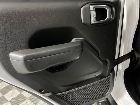 Used 2022 Jeep Wrangler Unlimited Sport image 27