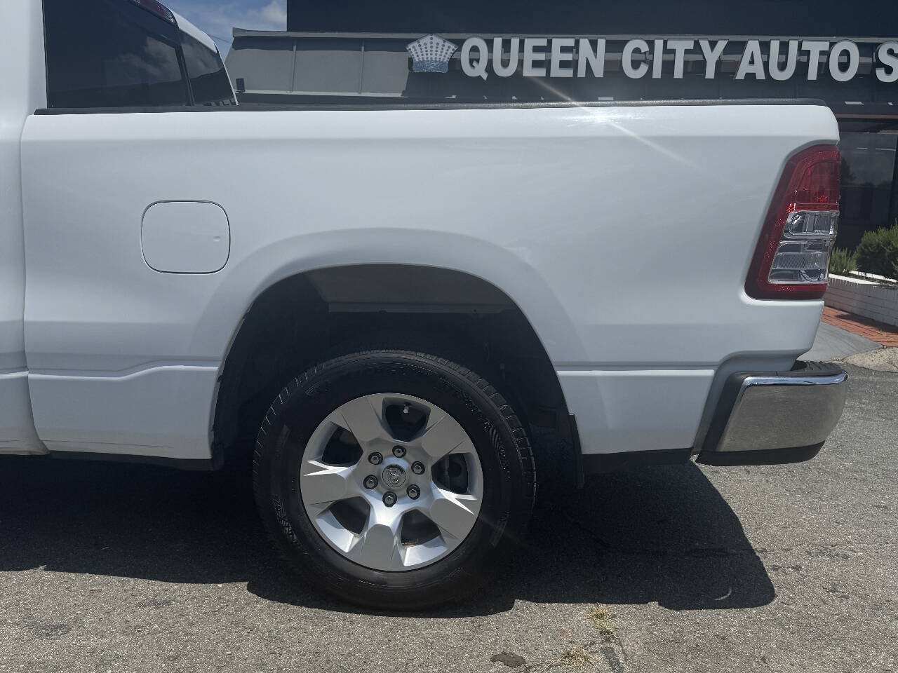 Used 2021 RAM 1500 Big Horn RWD image 15