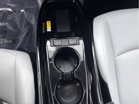 Used 2019 Toyota Prius XLE w/ Carpet Mat Package FWD image 23