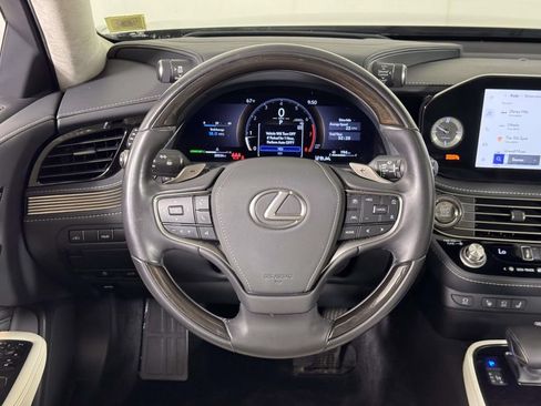 Used 2024 Lexus LS 500 AWD w/ Interior Upgrade Package image 20