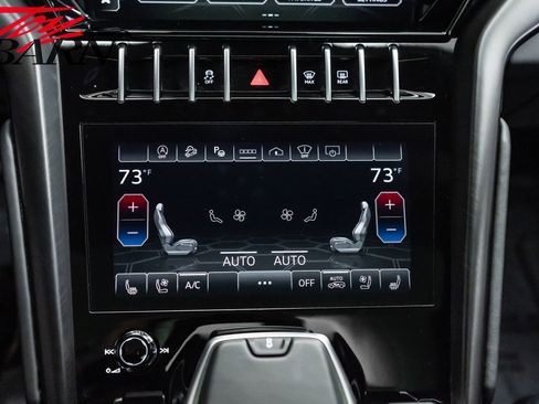 Used 2022 Lamborghini Urus AWD/4WD image 46