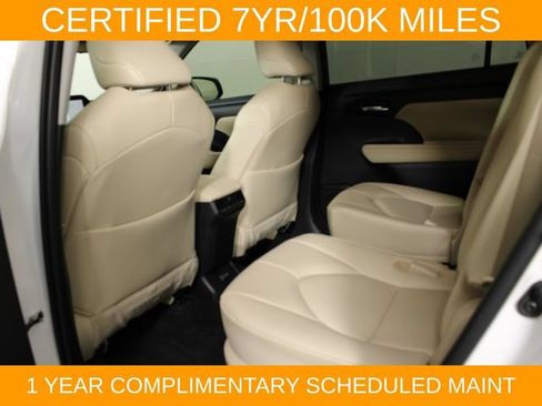 Used 2023 Toyota Highlander XLE FWD image 13