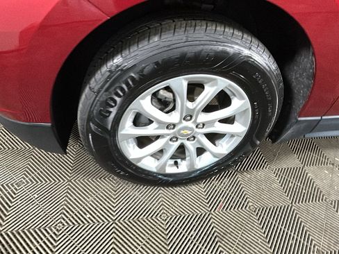 Used 2018 Chevrolet Equinox LT FWD image 11