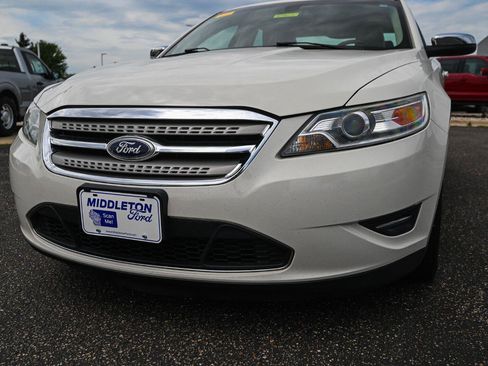 Used 2010 Ford Taurus Limited FWD image 11