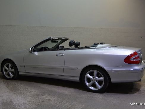 Used 2005 Mercedes-Benz CLK 320 Cabriolet image 35