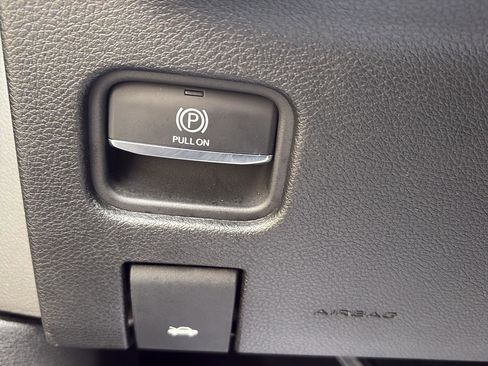 Used 2024 Jeep Grand Cherokee L Laredo image 12