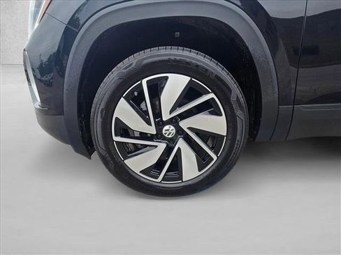 Used 2026 Volkswagen Atlas SE AWD/4WD image 24