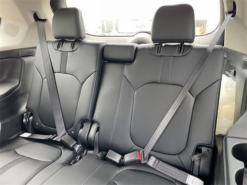 New 2025 Honda Pilot Touring image 27