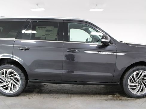 New 2026 Lincoln Navigator Reserve image 10