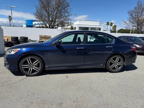 Used 2017 Honda Accord Sport image 2