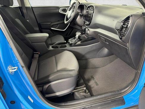 Used 2023 Kia Soul S FWD image 14