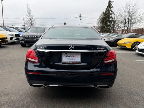 Used 2017 Mercedes-Benz E 300 4MATIC image 6