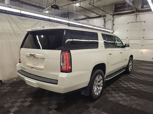 Used 2015 GMC Yukon XL SLT image 3