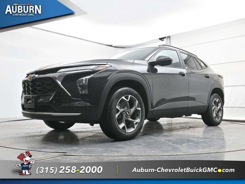 New 2026 Chevrolet Trax LT image 17