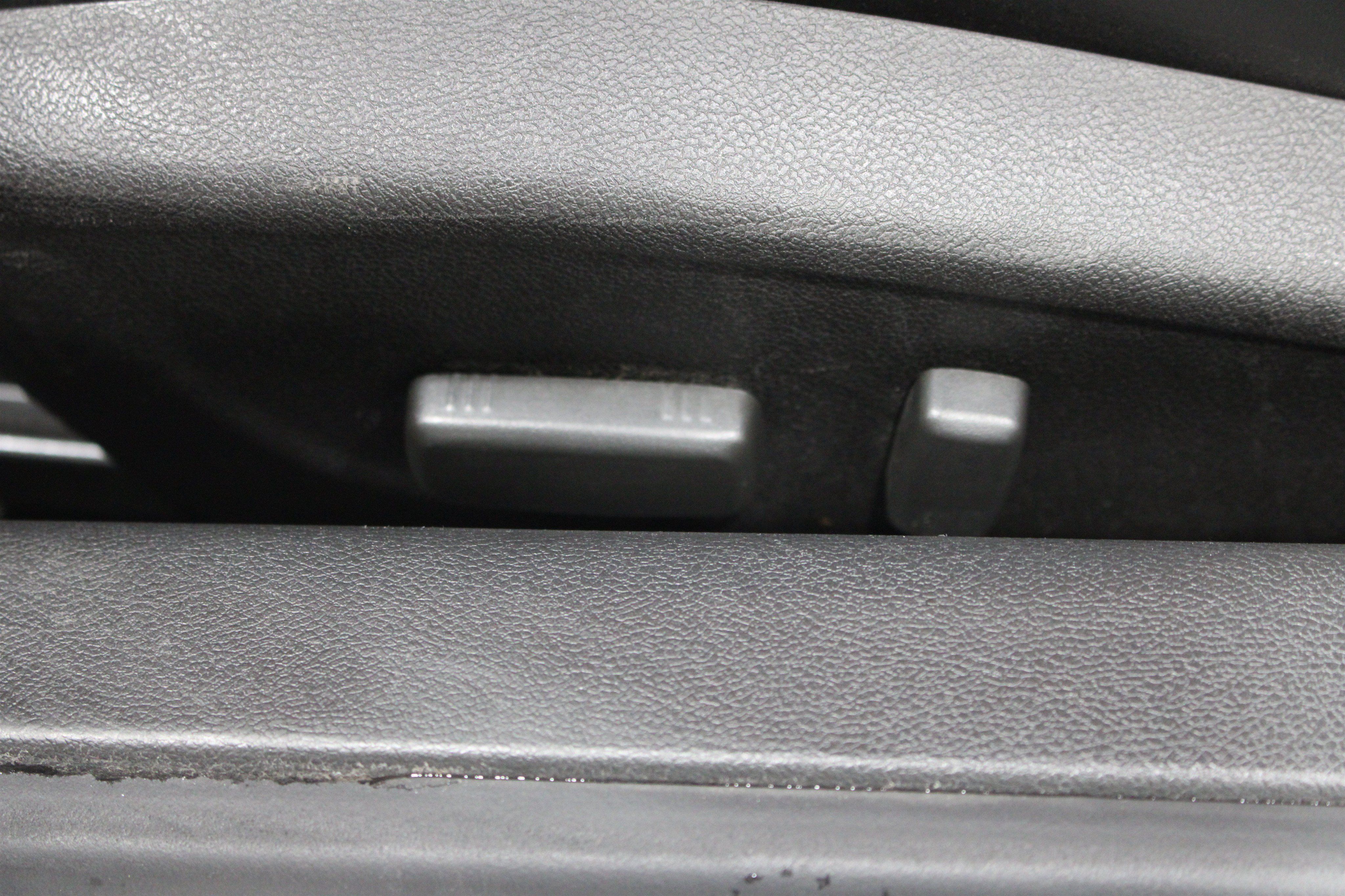 Used 2010 Chevrolet Camaro SS RWD image 5