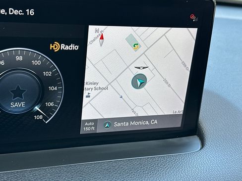 Used 2023 Genesis GV70 2.5T w/ Select Package image 20