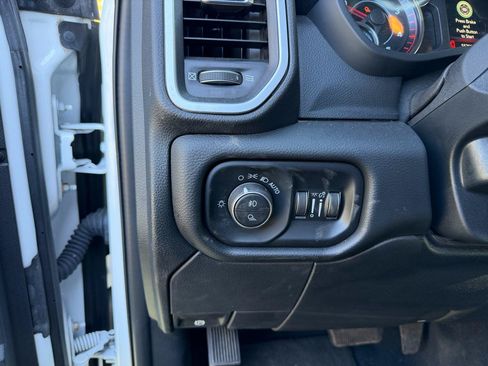 Used 2020 RAM 2500 Big Horn w/ Night Edition AWD/4WD image 22