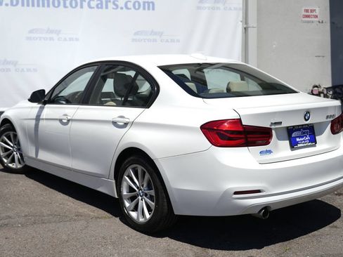 Used 2018 BMW 320i xDrive Sedan AWD/4WD image 4