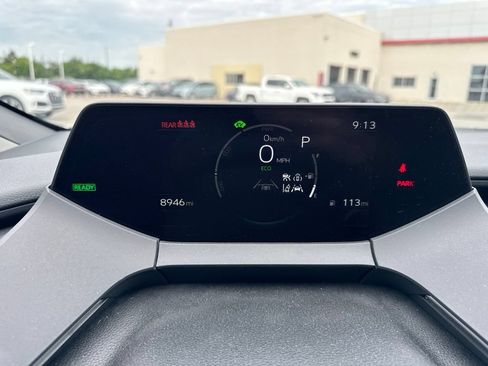 Used 2024 Toyota Prius XLE FWD image 10